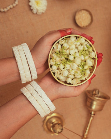 Conch Bangle (Pair)